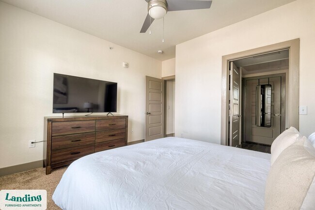 Foto del edificio - 300 Enclave Dr