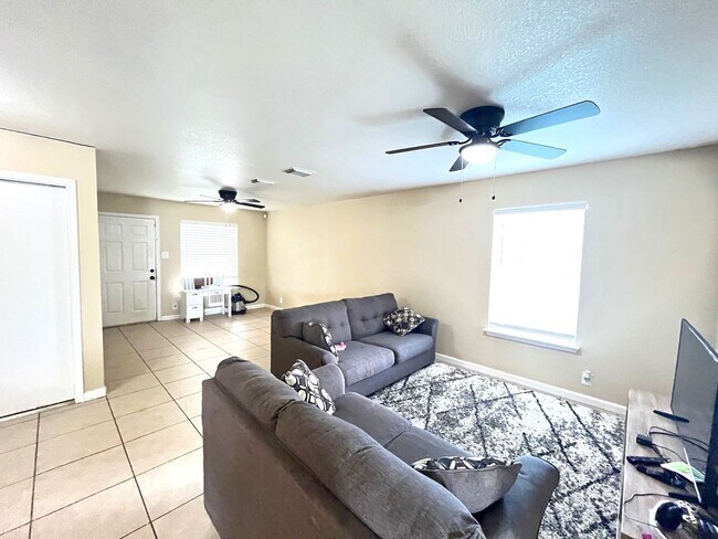 Foto del edificio - 10735 Shaencrest