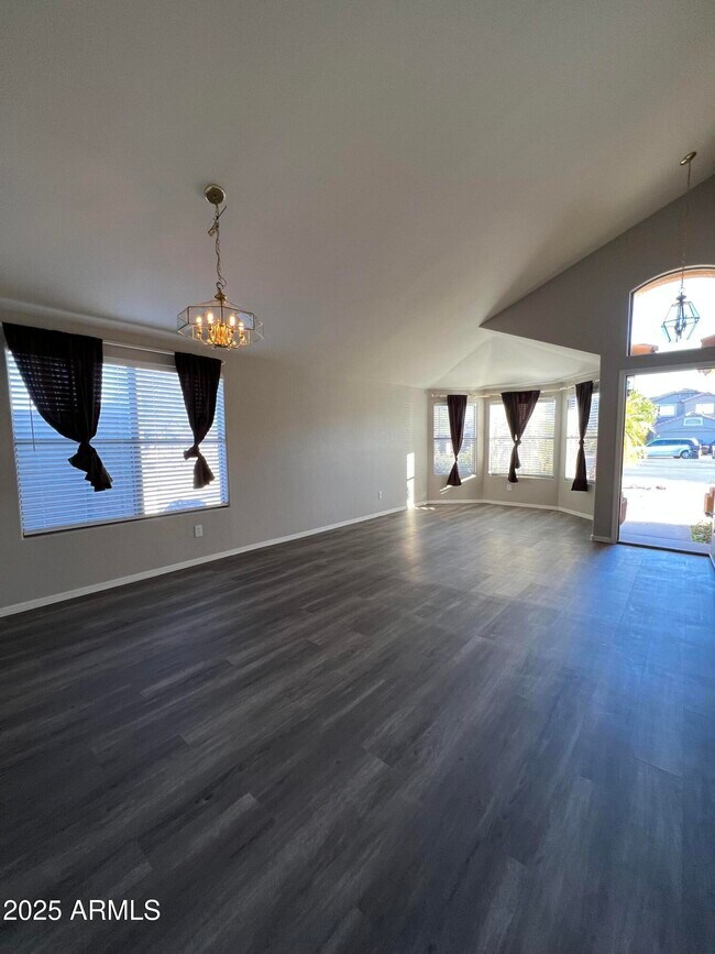 Foto del edificio - 3008 S Cortland Cir