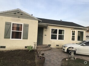 Building Photo - 3817 Walnut Ave
