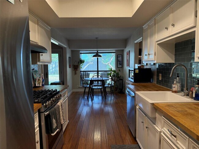 Foto del edificio - 4903 Summerset Trail