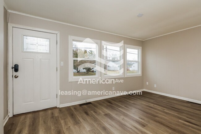Foto del edificio - 1597 Courter St