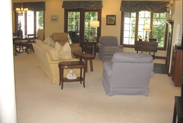 Building Photo - 3841 Valley View Dr