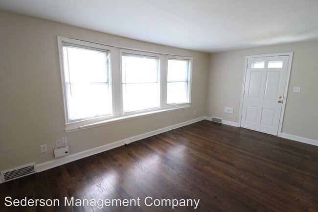 Building Photo - 500 E 28th Ave
