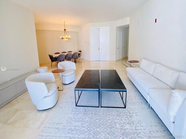 Building Photo - 737 Crandon Blvd