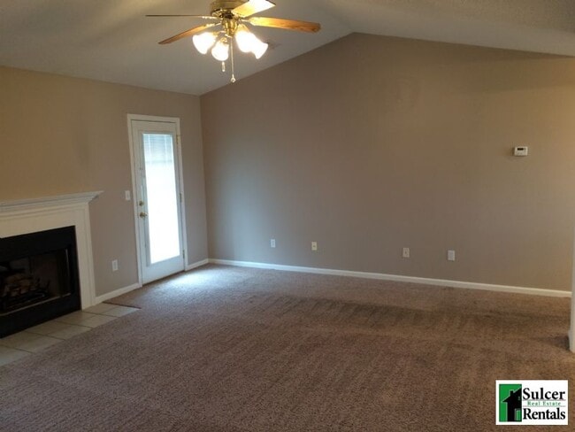 Foto del edificio - 2109 Bristol Dr