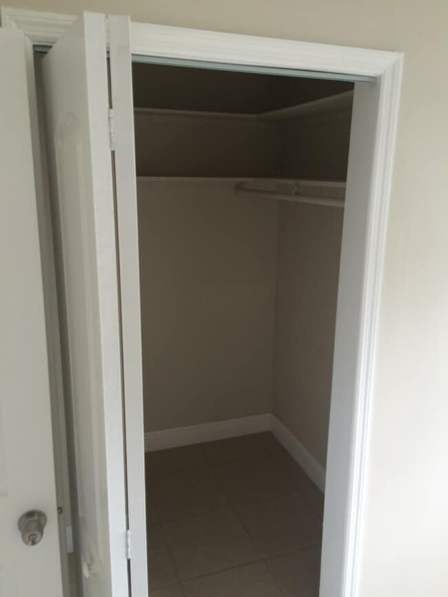 Foto del edificio - 681 SW 29th Ter