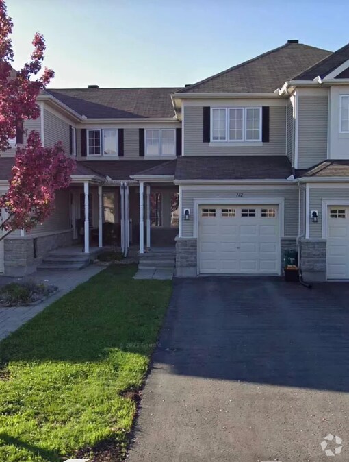Apartments, Condos and Houses for Rent in Kanata, ON with Yard 1