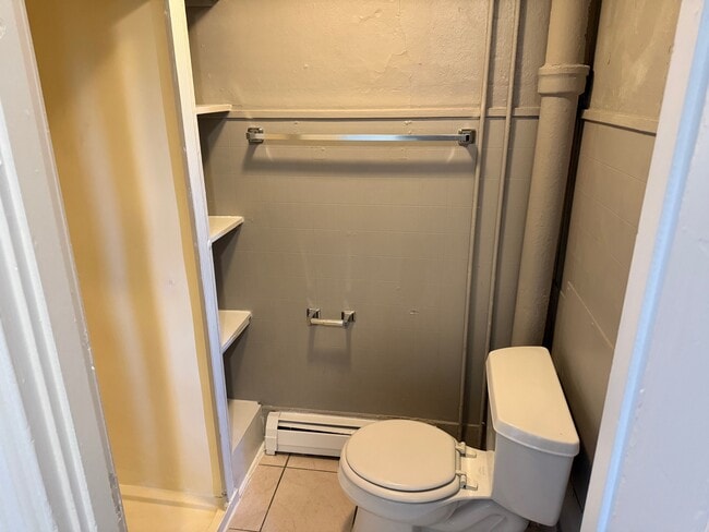 Building Photo - 333 Main St