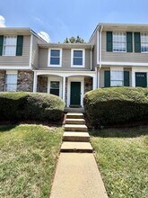 Building Photo - 9604 Vinca Cir