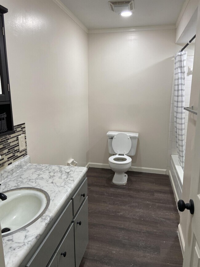 Foto del edificio - 2801 Jadan Pl