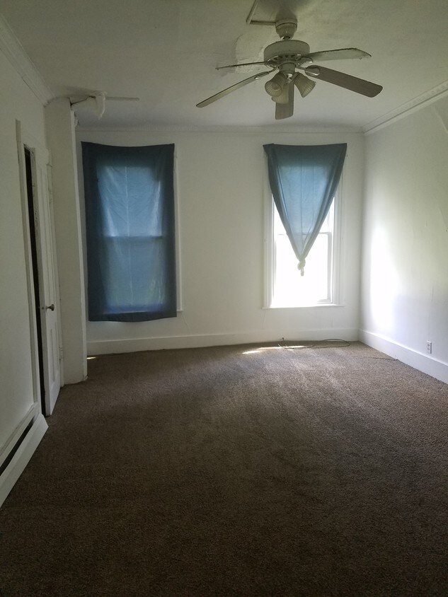 901 1st St, Utica, NY 13501 Townhouse for Rent in Utica, NY