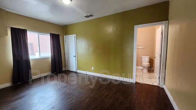 Building Photo - 139 W Yosemite Ave