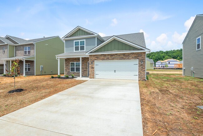 Building Photo - 104 Greystone Way