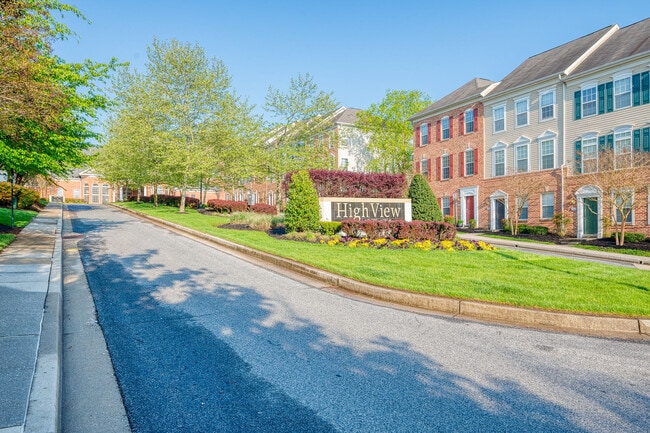 Building Photo - 400 Symphony Cir