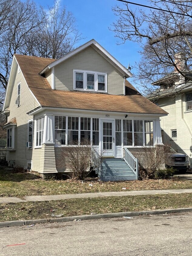 805 Hawley St, Kalamazoo, MI 49007 House Rental in Kalamazoo, MI