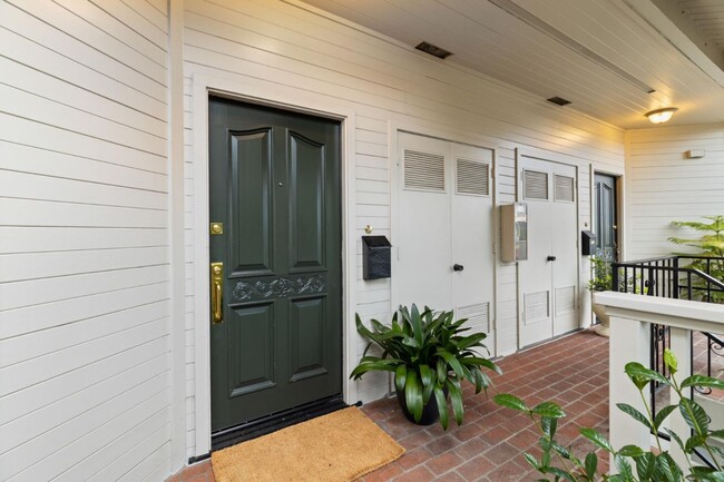 Building Photo - 123 E Santa Inez Ave