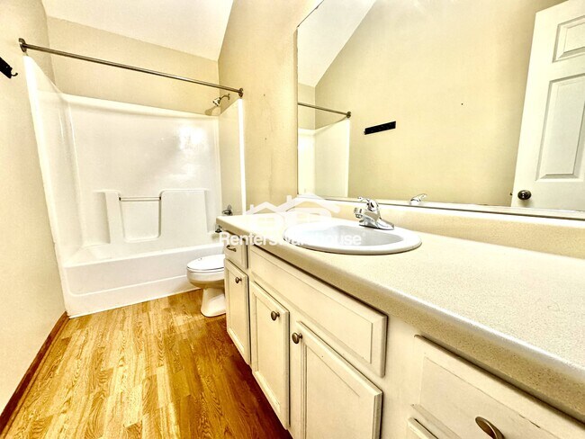 Foto del edificio - 1228 SE Village View Ln