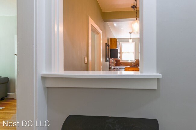 Foto del edificio - 1 br, 1 bath House - 3022 Porter St NW Uni...