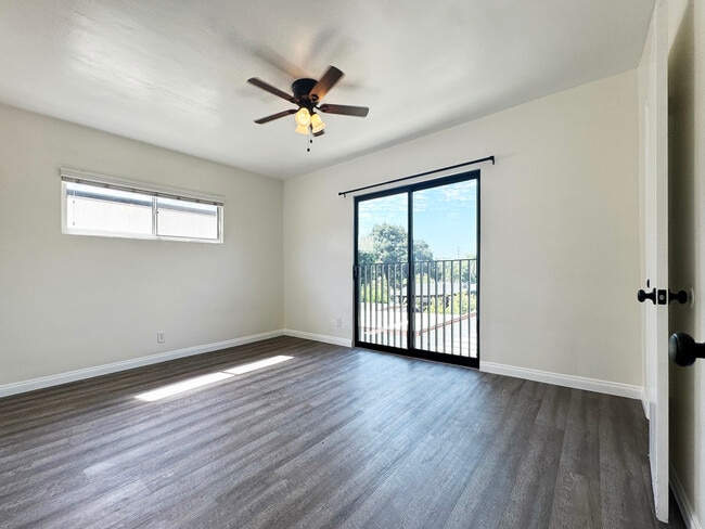 Building Photo - 5646 Aldama St