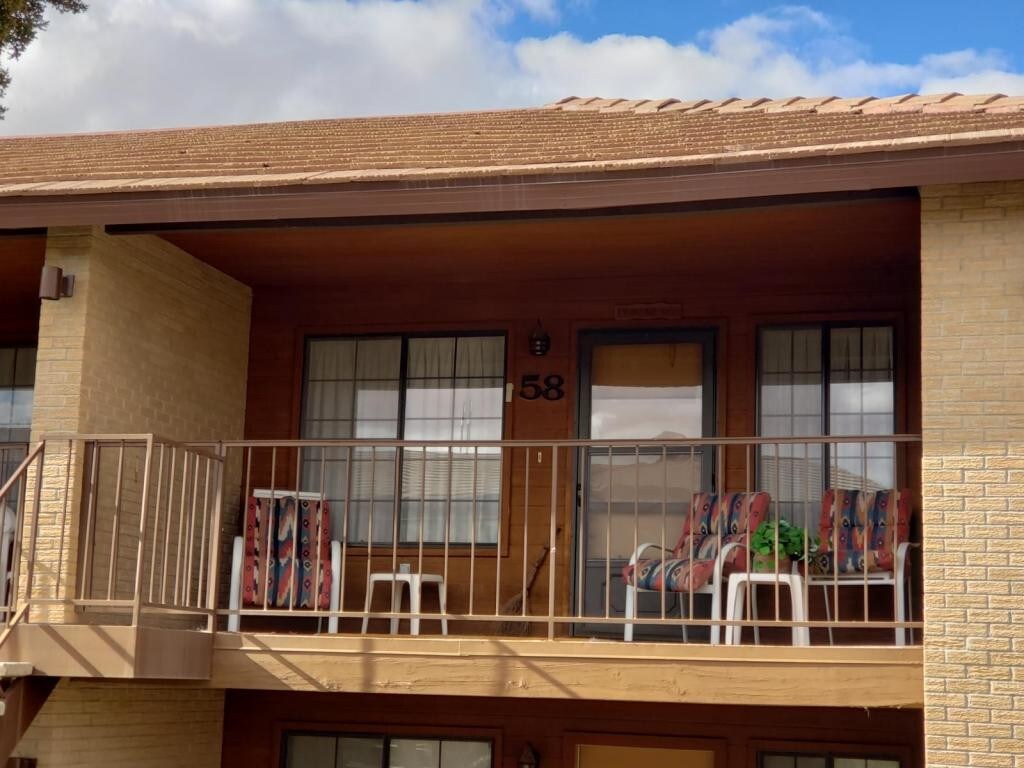 1058 Tower Butte Rd, Greenehaven, AZ 86040 Condo for Rent in Greenehaven, AZ