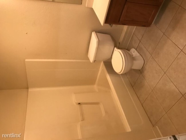 Building Photo - 3 br, 2 bath Apartment - 280 Ellington