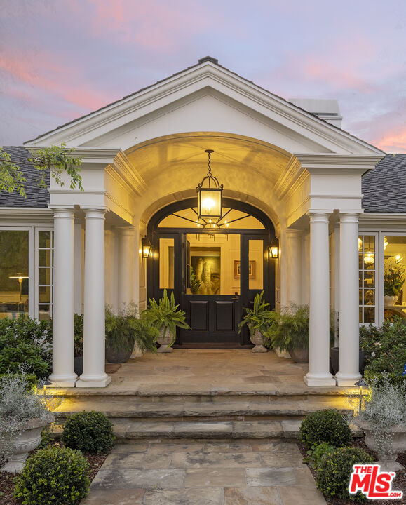 Foto del edificio - 2760 Sycamore Canyon Rd