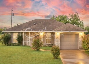 Building Photo - 4606 Ridgehaven Dr