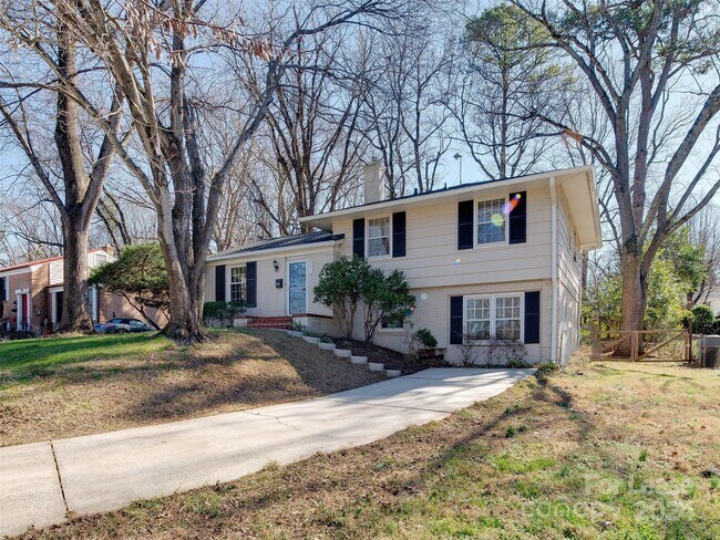Foto del edificio - 4917 White Oak Rd