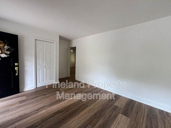 Foto del edificio - 1009 Martindale Dr