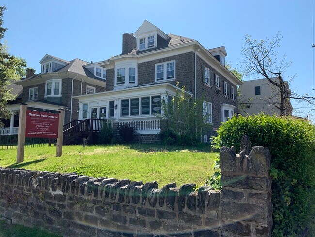Building Photo - 441 Lyceum Ave