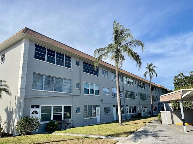 Foto del edificio - 211 Pasadena Ave N