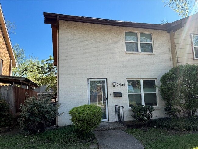Photo - 2426 N Graham Dr Apartment