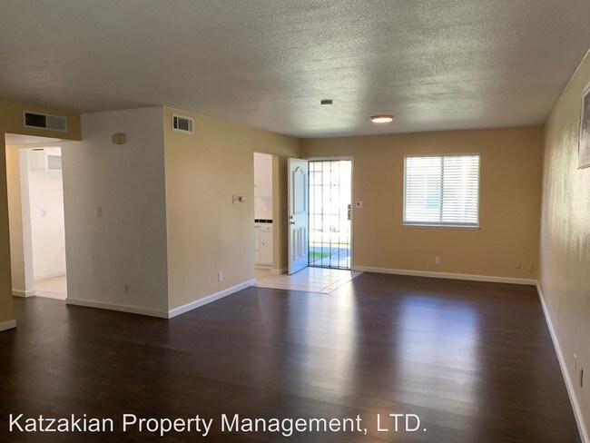 Foto del edificio - 2421 Country Club Blvd