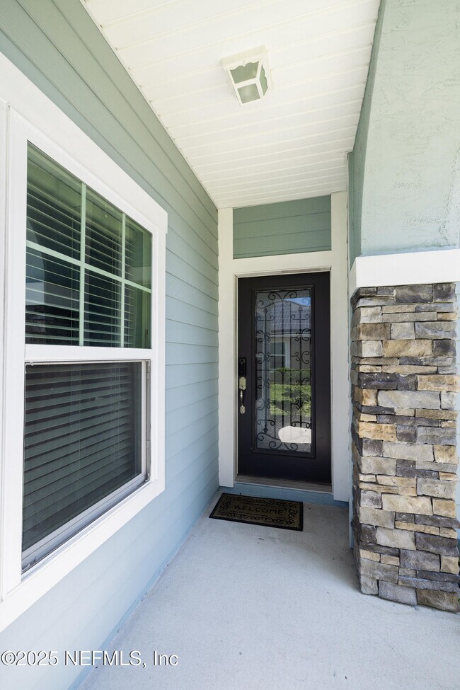 Building Photo - 35 Mercutio Ln