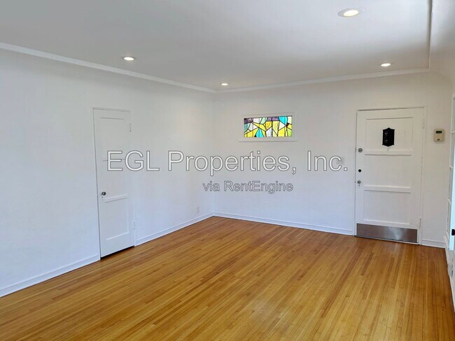 Foto del edificio - 1016 1/2 South Crescent Heights Boulevard