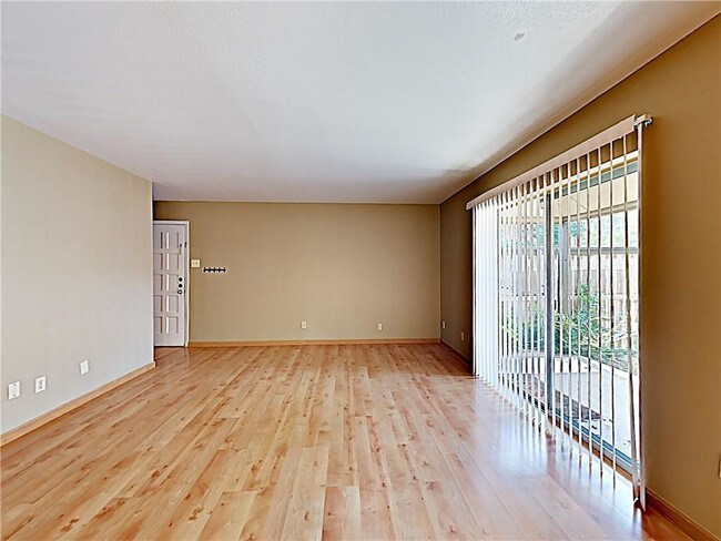 Building Photo - 2800 Escada Dr