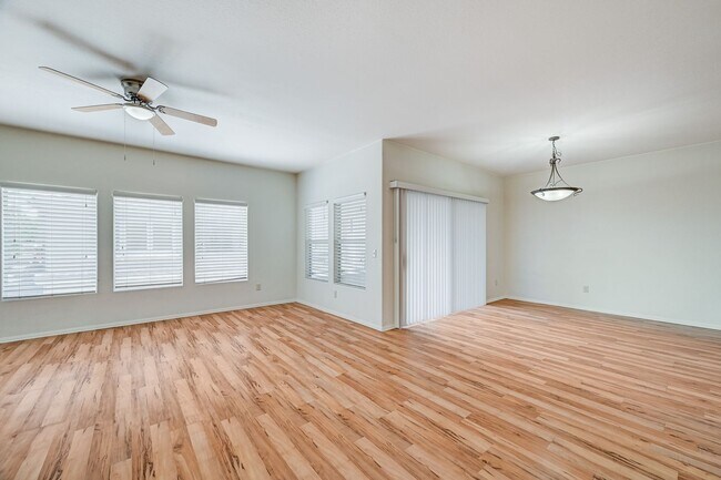 Building Photo - Bright 2 Bedroom Summerlin Condo with Mountain Views & Resort-Style Amenities