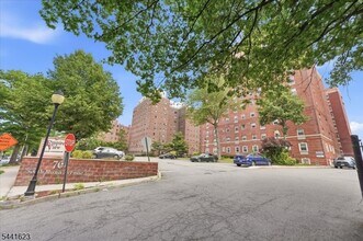 Building Photo - 70 S Munn Ave