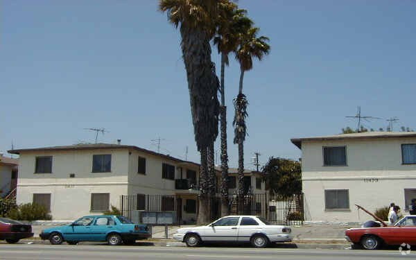 Foto del edificio - 11473-11477 Sherman Way
