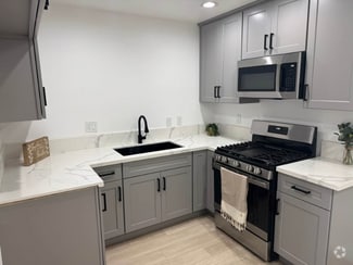 Building Photo - 5776 Rostrata Ave