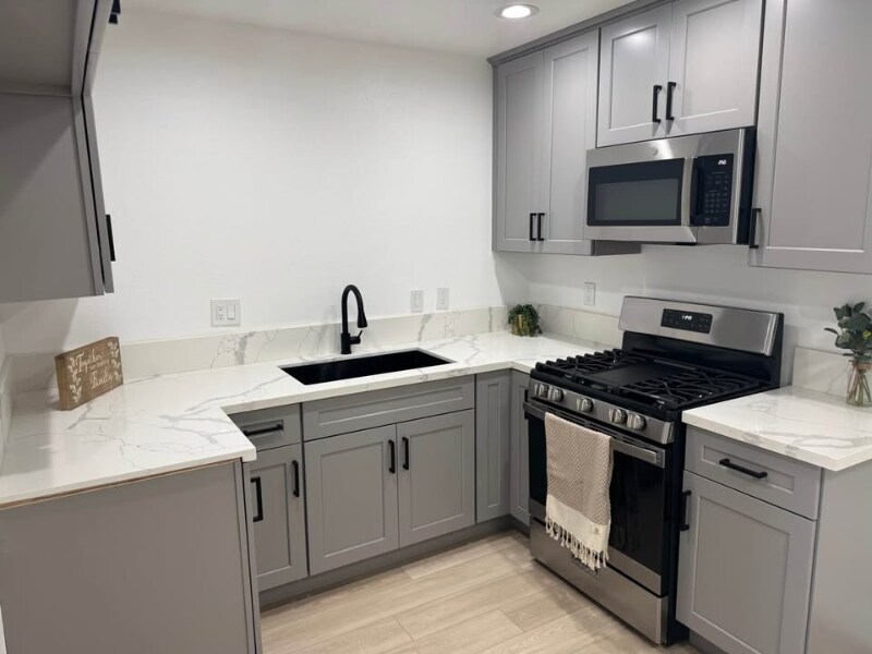 Foto principal - 5776 Rostrata Ave