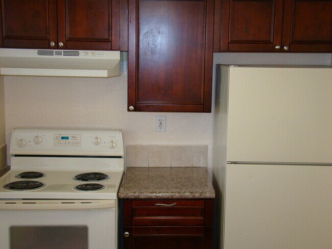 Foto del edificio - Limited-Time Offer: Get up to 3 Month FREE Rent – Lease Today!!