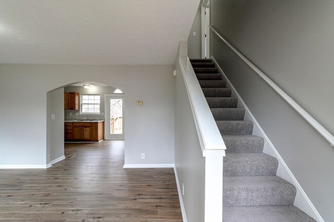 Building Photo - Newly updated 3 bedroom and 2 bath Cape Cod