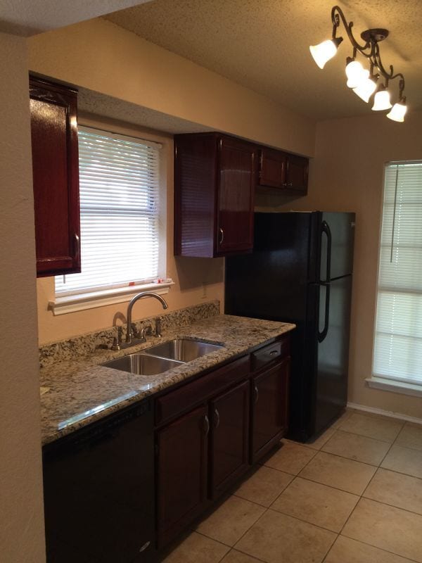 Building Photo - 13941 Maricella Ln