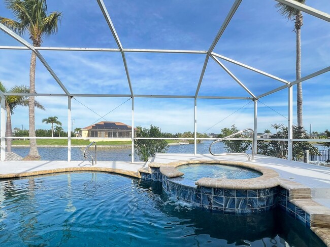 Foto del edificio - Cape Coral Pool Home with Canal!