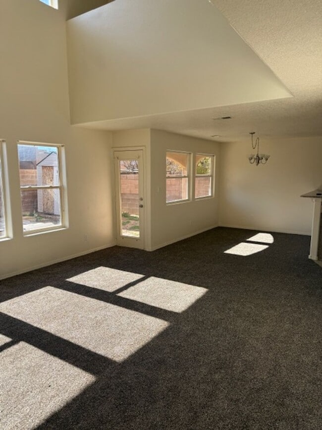 Foto del edificio - Beautifully updated NW Heights 2 Story 3 Bed 2 Bath Home with 1980 Square feet! Under $1.00 per s...