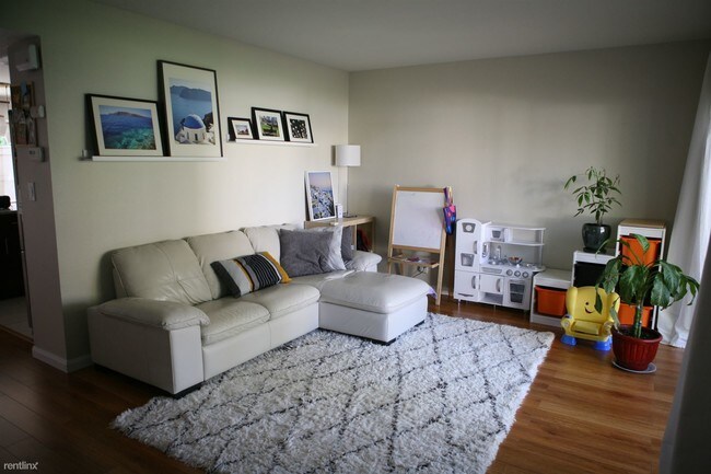 Building Photo - 1822 Pomar Way