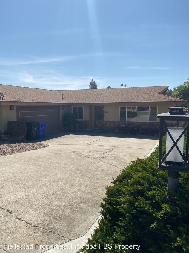 Primary Photo - 3 br, 2 bath House - 6833 Airoso