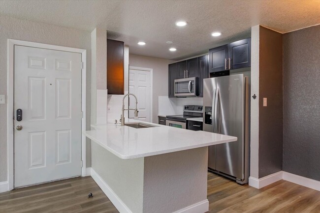 Building Photo - 2-Bedroom, 2-Bath Apartment – Prime Orland...